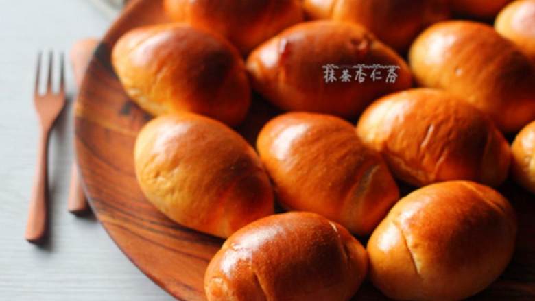 奶油面包卷,上菜并享用吧!