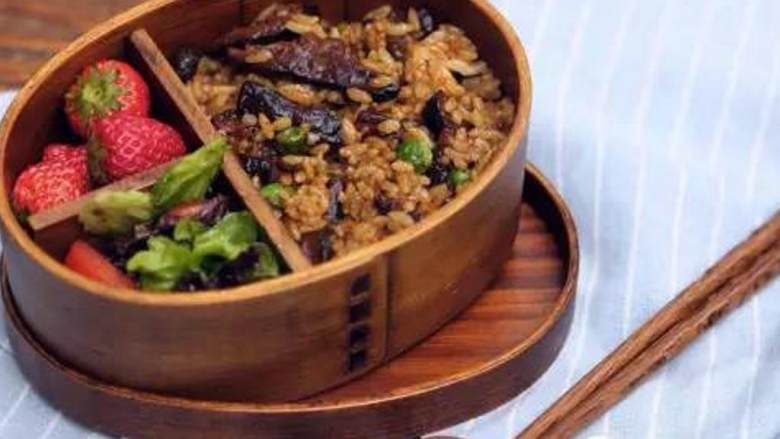 香菇油饭,上桌并享用吧!