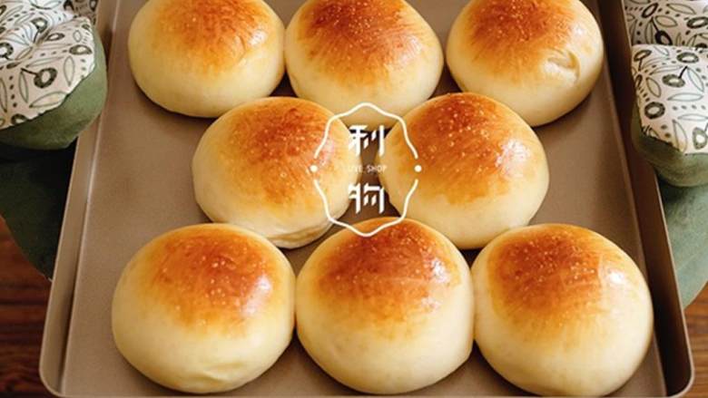 幸福小餐包,烤箱预热完成后，185°蒸汽烤15分钟。