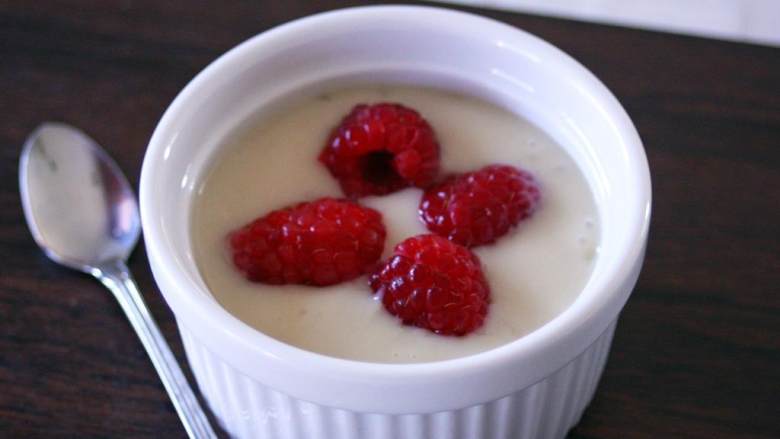 素食燕麦酸奶,等待牛奶冷却的时候可以打开酸奶机预热。