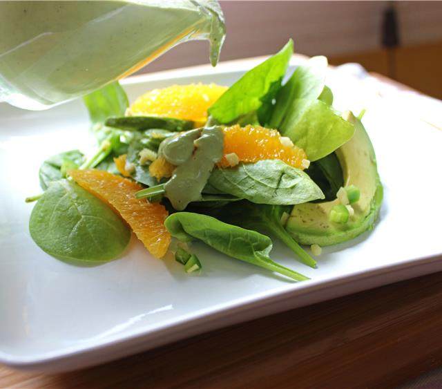 菠菜鳄梨香橙沙拉