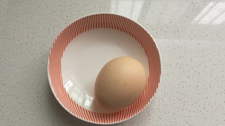 番茄火腿米饭饼,鲜<a style='color:red;display:inline-block;' href='/shicai/ 9'>鸡蛋</a>一个;