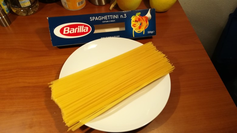 意式培根蛋面Carbonara,选用意大利3号面,粗细适中口感更好。