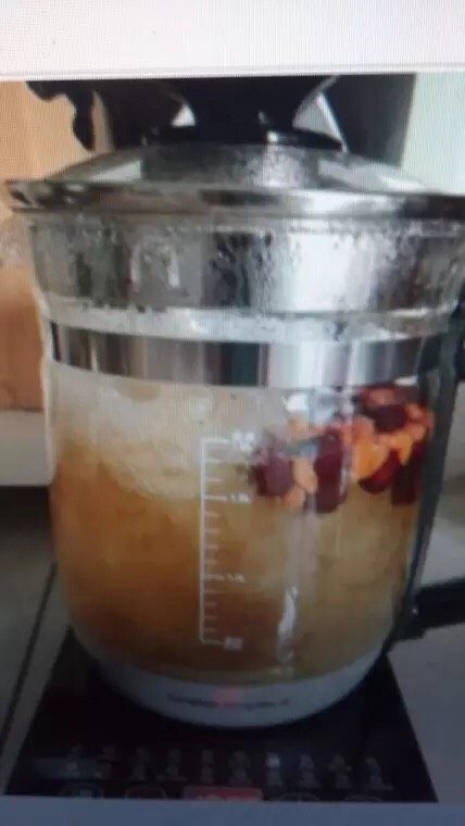 银耳莲子红枣粥 ,养生壶选择养生粥选项即可 