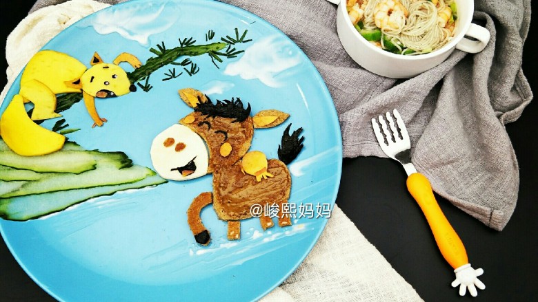 创意故事餐:小马过河,搭配一碗汤面作为主食,不用担心小宝贝吃不饱(这里我搭的是一碗秋葵虾仁木耳细面)