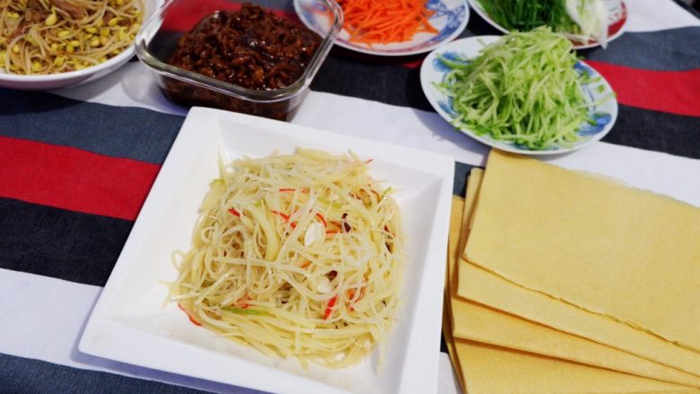 土豆丝卷饼儿#土豆还是西红柿#