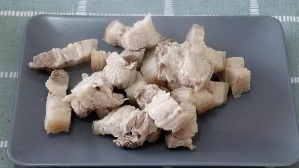 可乐红烧肉,捞出,洗净浮沫儿
