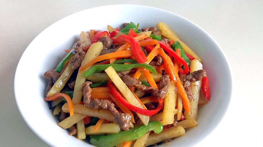 五彩土豆炒牛肉