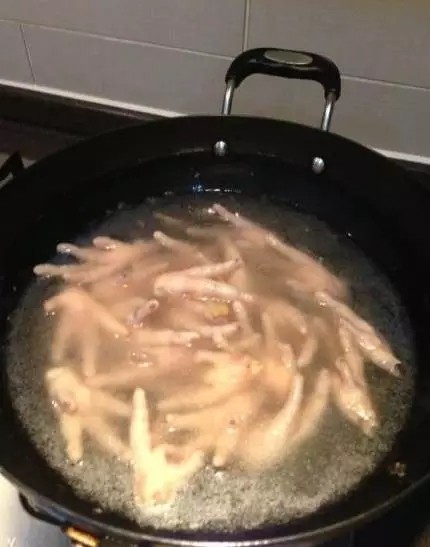 卤鸡爪,水要末过鸡爪