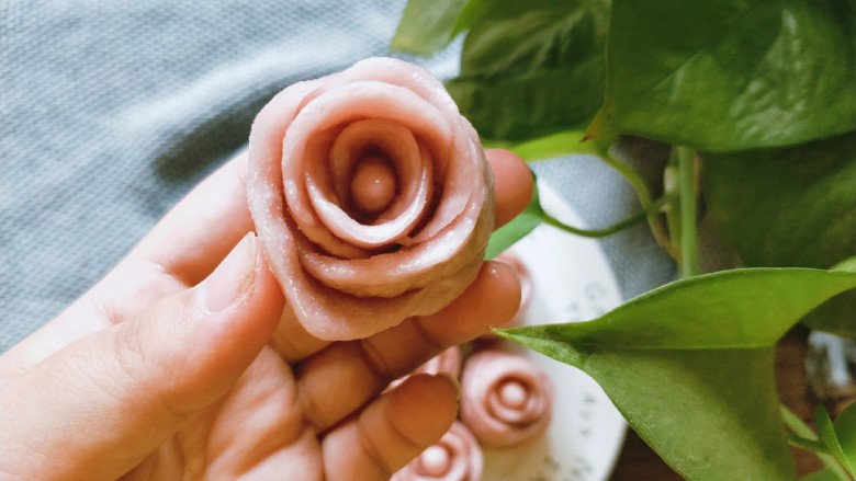 玫瑰花馒头,一朵一朵美丽的玫瑰花🌹拿去和心爱的Ta表白吧~