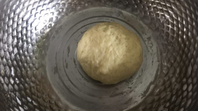 黄山烧饼,用筷子搅拌成团,放入保鲜袋中,静置20分钟