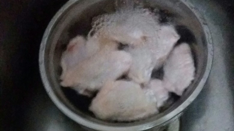 红焖鸡翅,再洗干净!