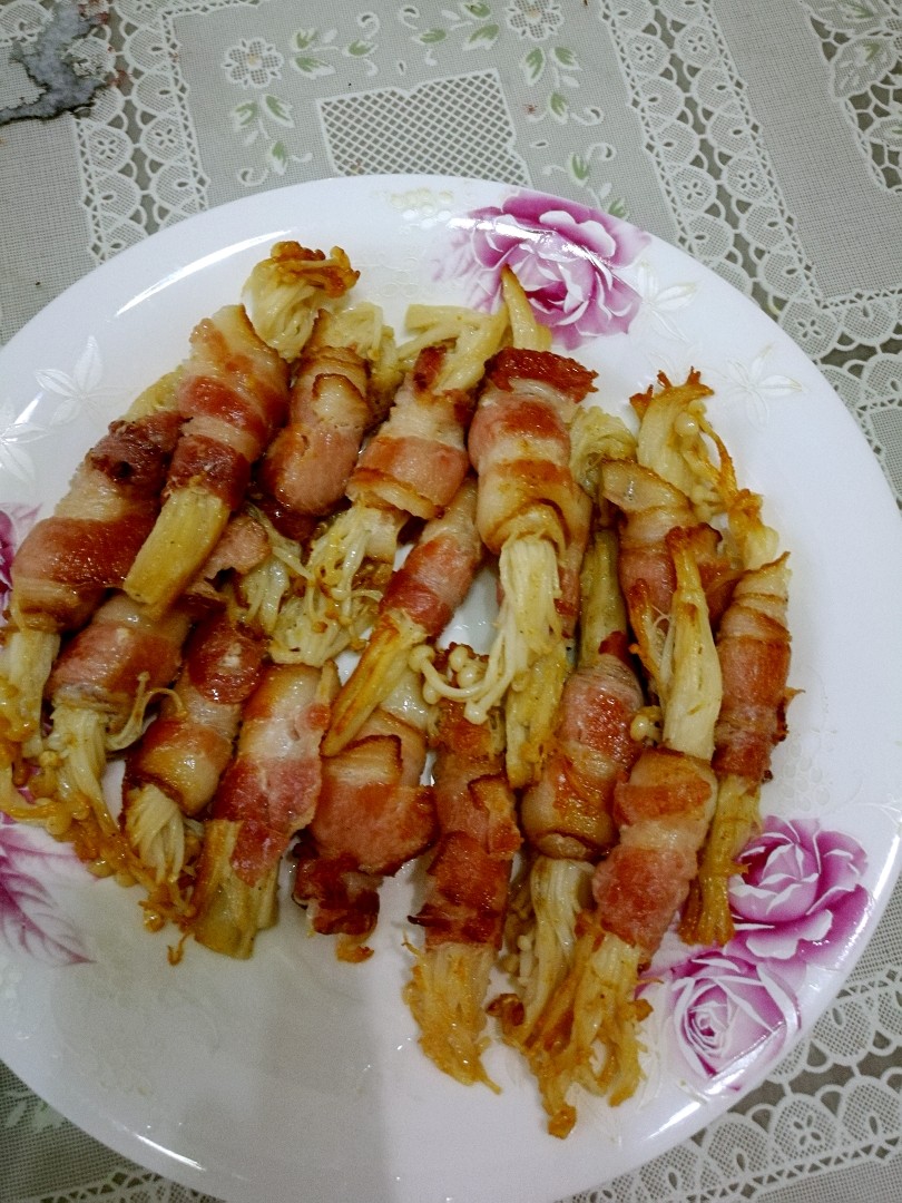 培根金针菇卷