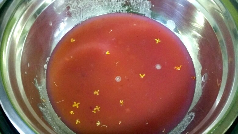 桂花千层马蹄糕,蒸熟后,呈透明色