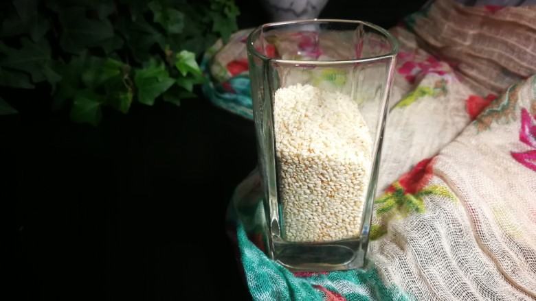脆皮芝麻海苔,炒熟的<a style='color:red;display:inline-block;' href='/shicai/ 666'>芝麻</a>根据自己喜欢决定放多放少,少一些更脆。