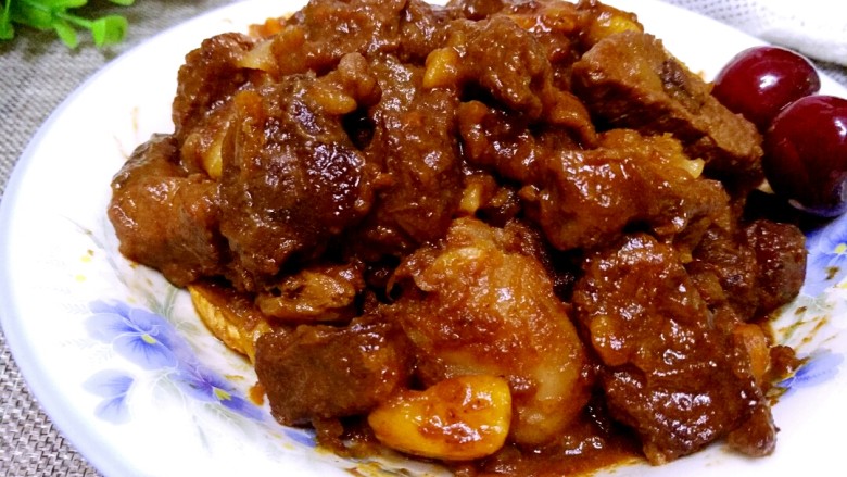 土豆炖牛肉,出锅