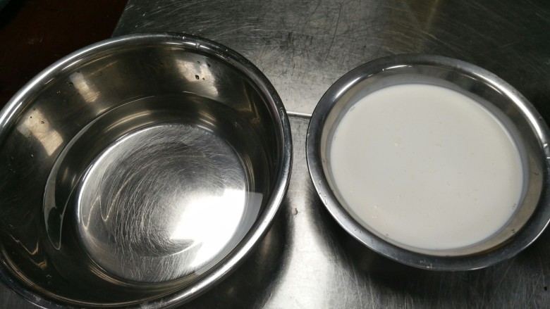 黑巧克力淋面,准备称料 水 淡奶油