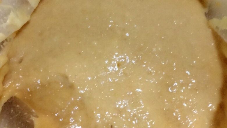 胡萝卜莲藕排骨疙瘩面 宝宝辅食10M+,用食品袋或者裱花袋将排骨泥装进去