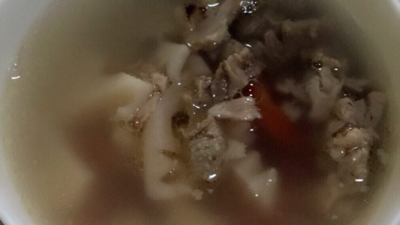 胡萝卜莲藕排骨疙瘩面 宝宝辅食10M+,挑选出来的胡萝卜排骨汤