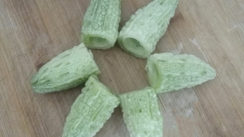 苦瓜南瓜圈,把籽挖干净