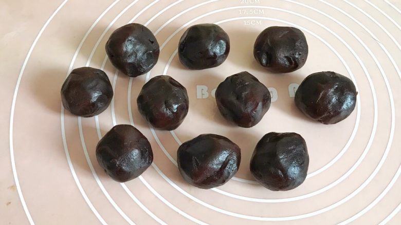 垂涎欲滴的红豆小餐包(一次性发酵),自制红豆馅儿,33克一个分10个,提前分好,团圆