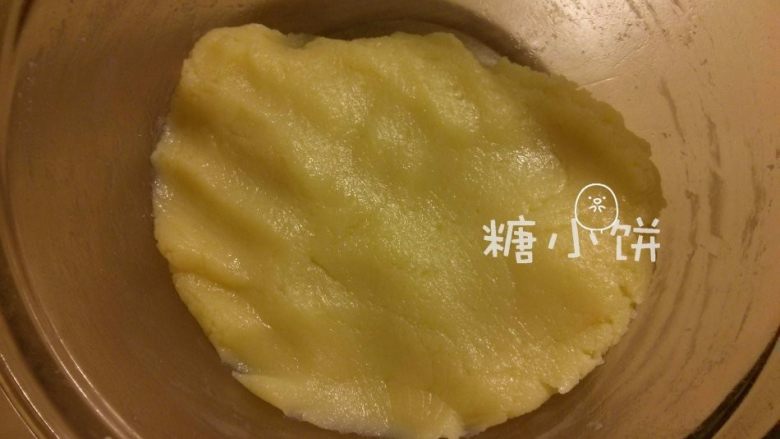 【卡通冰皮月饼(椰香奶黄馅)】超级懒人法,微波炉总共叮3分钟,期间每分钟取出搅拌一次