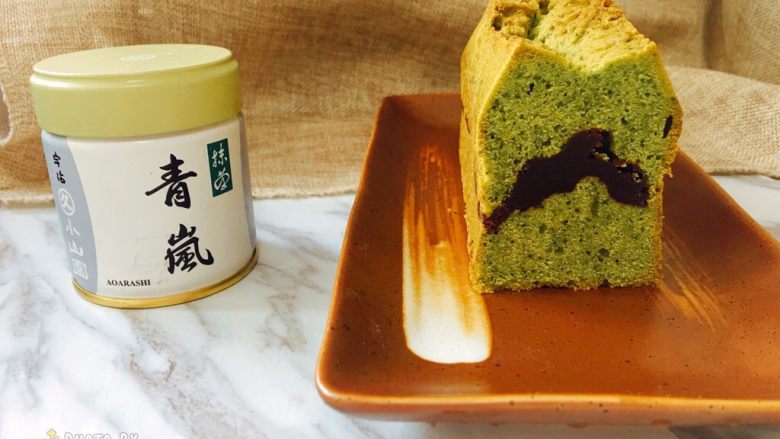 抹茶红豆沙磅蛋糕,红豆沙在中心位置,切开很漂亮。