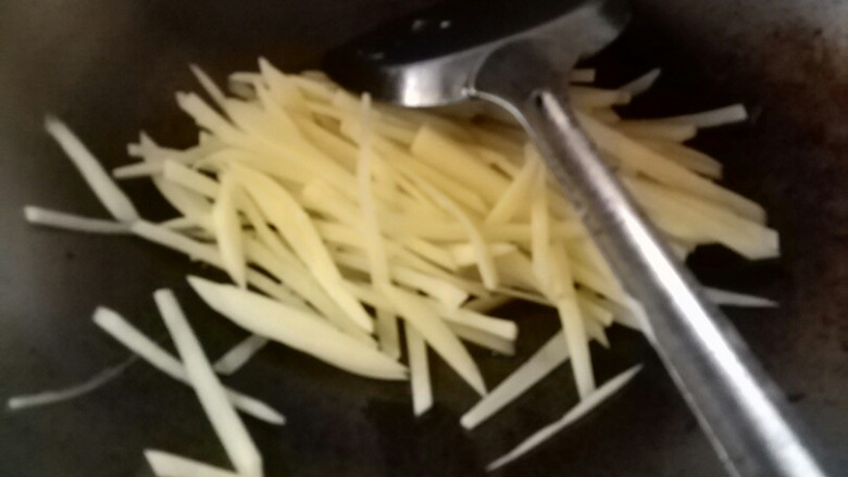 豆豉土豆丝,油炒土豆丝