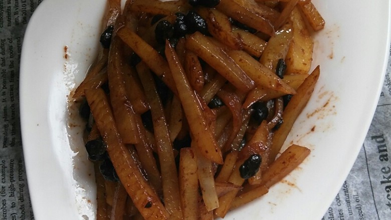 豆豉土豆丝,装盘