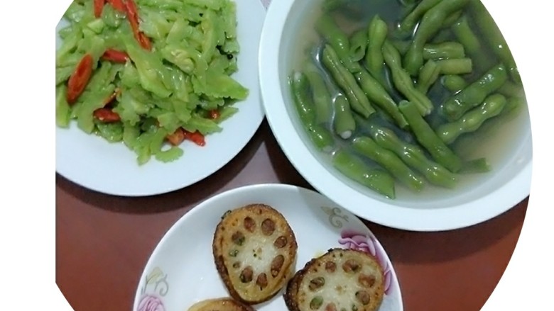 藕合,配上两个小菜,简餐👌