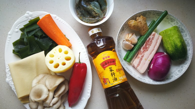 麻辣香锅,将所有的主食材准备好。