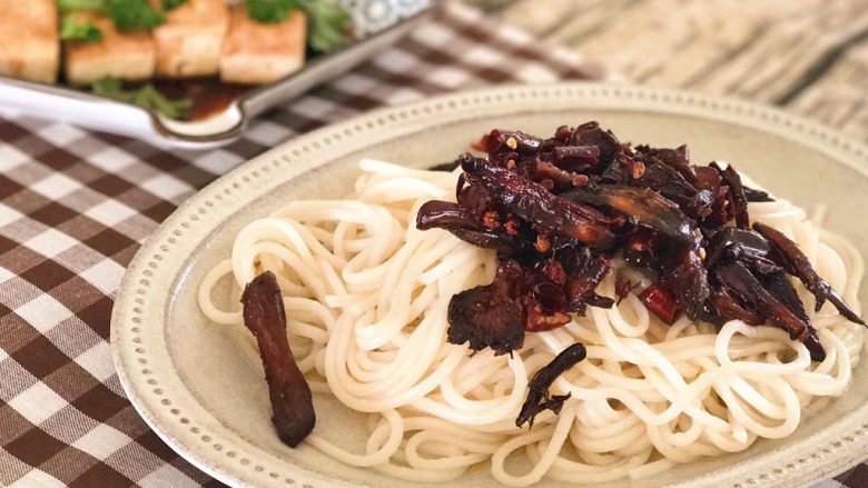 油鸡枞,伴在面里非常的香