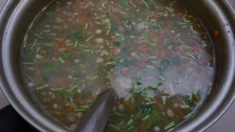 牛肉羹,鲜掉眉毛了!,一锅香喷喷的牛肉羹做好了。