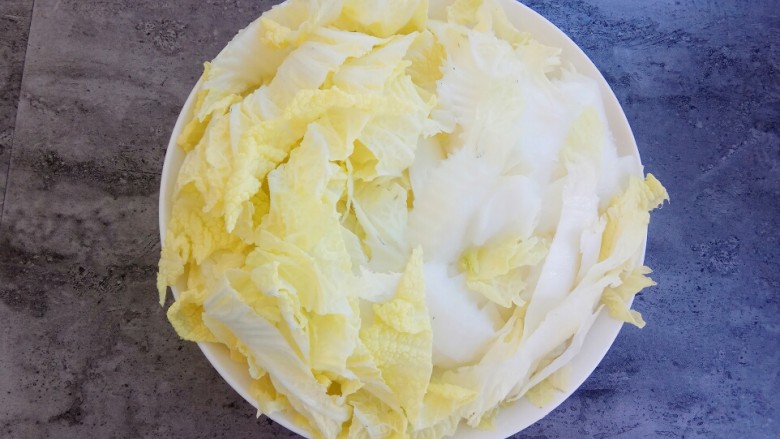 素菜也疯狂~醋溜白菜,全部切好后放一边备用