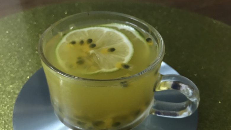 百香果柠檬蜂蜜水