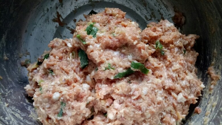 红烧狮子头（第一做）,搅拌均匀
