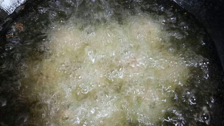 红烧狮子头（第一做）,放油炸