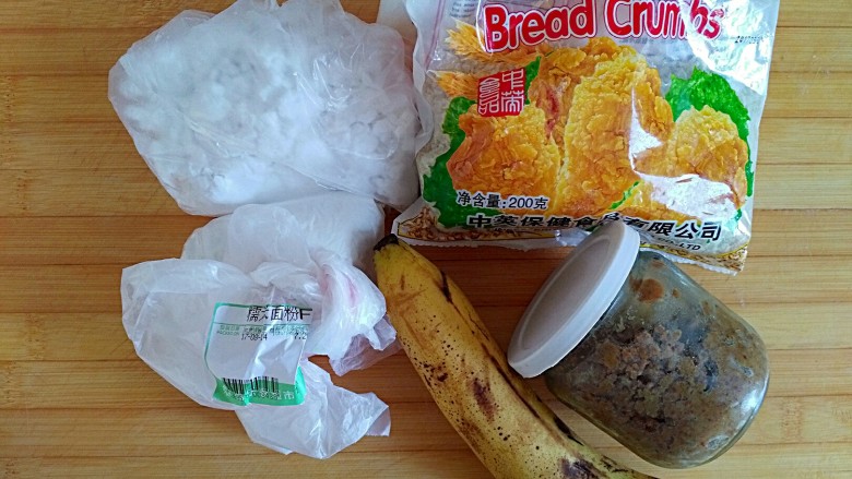 风情花生酱香蕉丸子,材料备齐(没看错,就是这么简单!)