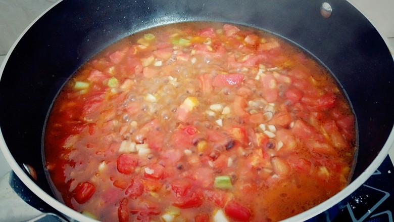 花样面条+塔佳琳肉丸面,倒入一碗清水,盐2克,砂糖2茶匙,<a style='color:red;display:inline-block;' href='/shicai/ 46963'>披萨酱</a>1茶匙。。