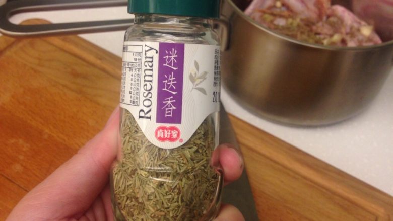 義式烤雞翅,我家有迷迭香,所以加少許,沒有沒關係