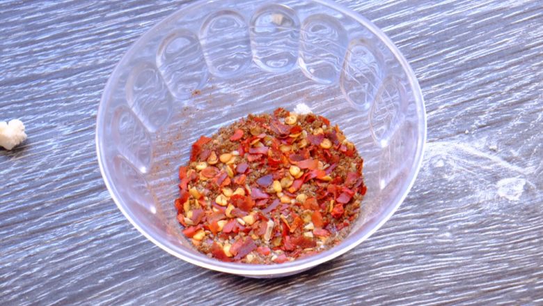 花样面条+椰香花菜汤捞意面配芝士脆片
,把干料按照份量称取好