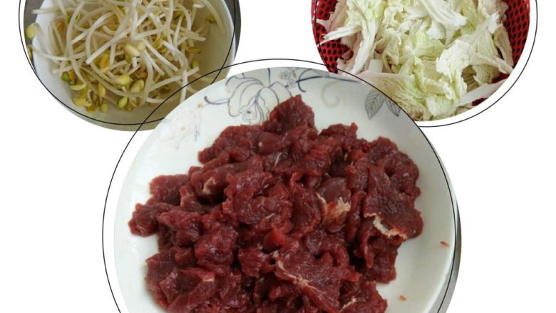 水煮牛肉,<a style='color:red;display:inline-block;' href='/shicai/ 216'>牛肉</a>用<a style='color:red;display:inline-block;' href='/shicai/ 718'>料酒</a>一勺子，淀粉少许，<a style='color:red;display:inline-block;' href='/shicai/ 59093'>鸡蛋清</a>一个搅拌均匀