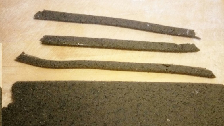 招蜂引蝶~花样馒头,切成细条状