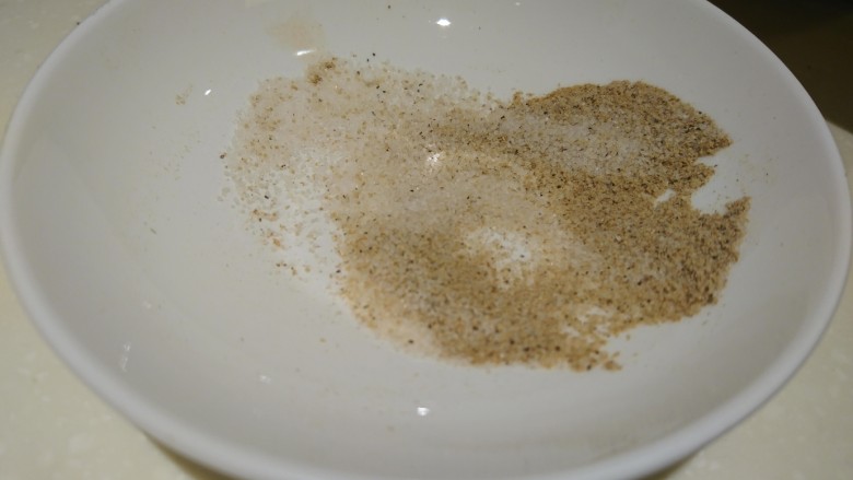 鹽焗檸檬魚,自制胡椒盐!是秘密武器!沾著吃!不騙你!舌頭都會吞下去!
