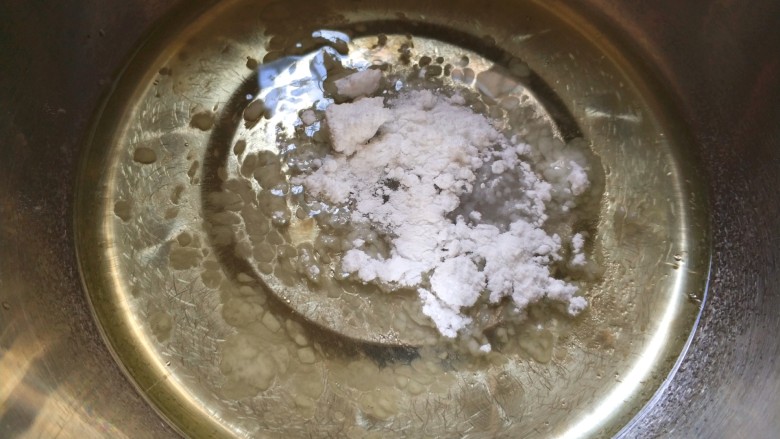 酸奶蛋糕,蛋清加入细砂糖