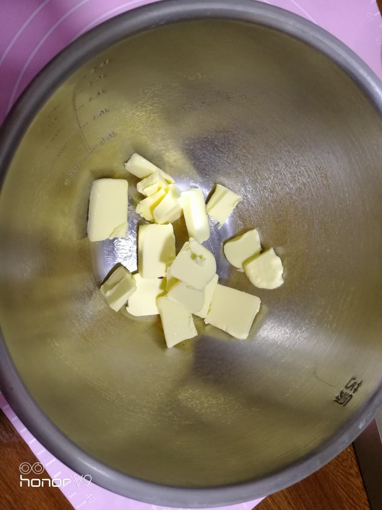 蔓越莓曲奇饼干,黄油放盆內