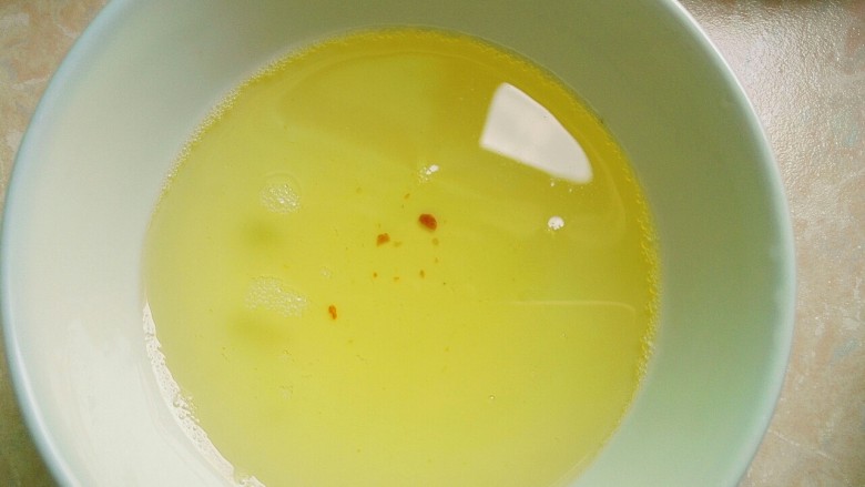 五花肉炒土豆片,你看,小半碗的油呢,还可以炒下一个菜😁😁(没办法,就是这么勤俭持家😂😂😂)