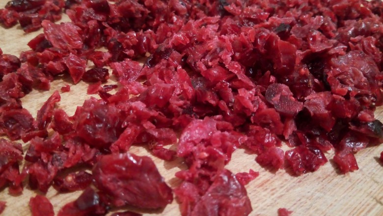 蔓越莓凤梨酥,<a style='color:red;display:inline-block;' href='/shicai/ 660'>蔓越莓</a>60克,切碎,尽量切细一点,