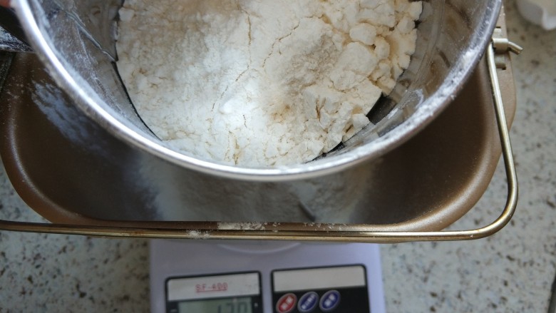 猪肉黄油版红豆蛋黄酥,中筋面粉过筛!