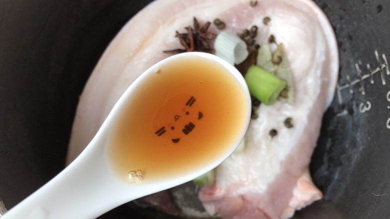 无肉不欢~蒜泥白肉,加一勺料酒
